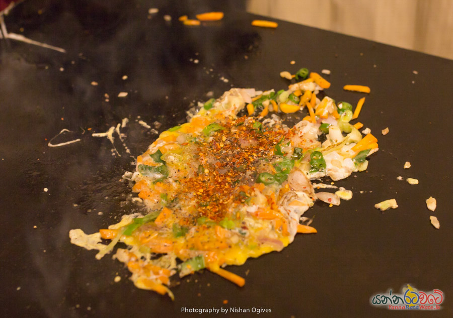 Sri Lankan Chicken kottu roti making